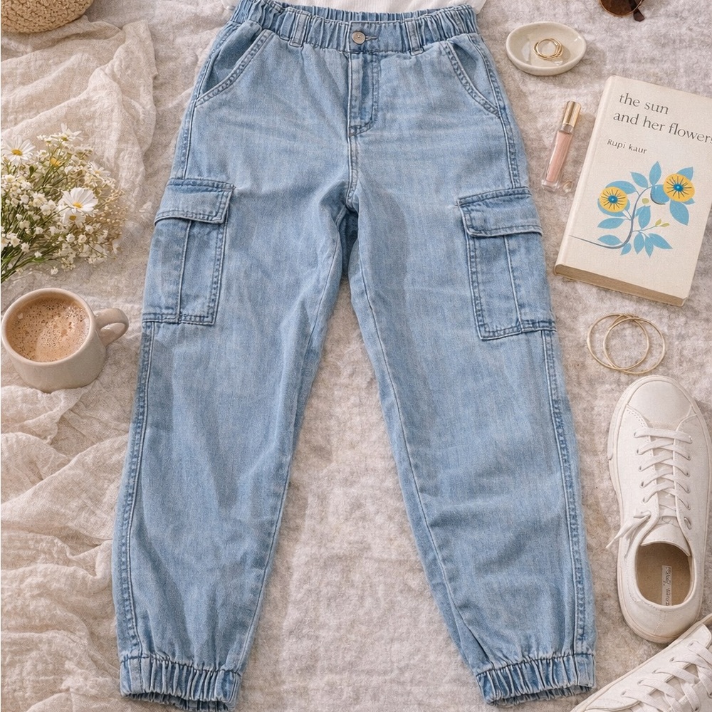 American Eagle Light Wash Denim Cargo Jogger Jeans | Womens 6